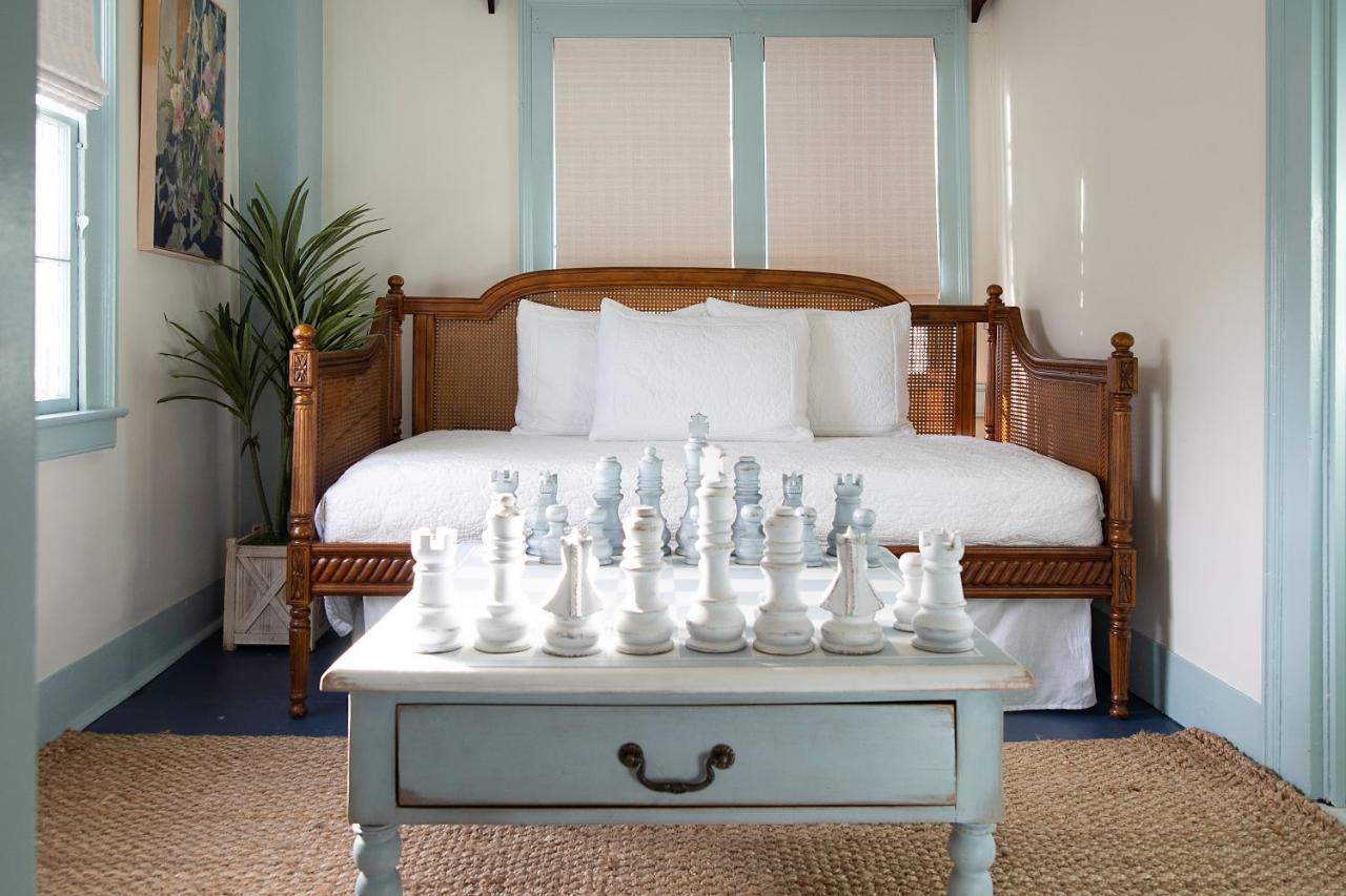 James Pharmacy Bed And Breakfast 올드세이브룩 외부 사진